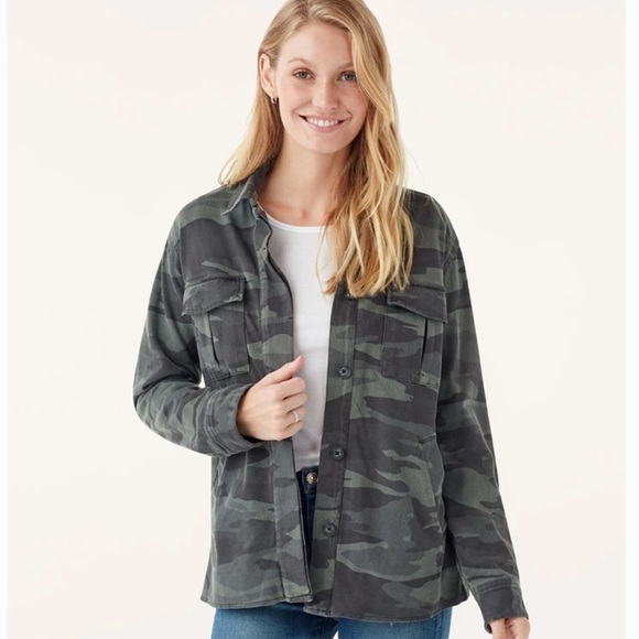 Splendid Jackets & Blazers - NWT Splendid Cargo Camo Jacket